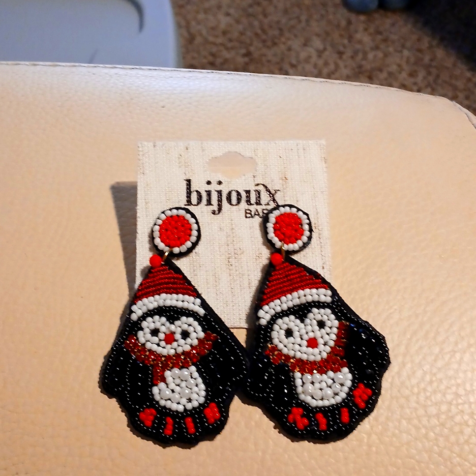 Adorable Christmas Penguin Earrings Nwt 8$